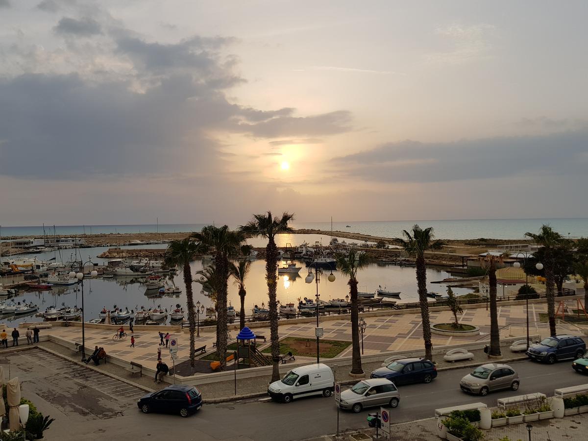 Terrazza Sul Porto Appartement Scoglitti Buitenkant foto